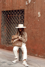 Cargar imagen en el visor de la galería, MOLOKINI CAMEL MONEDAS